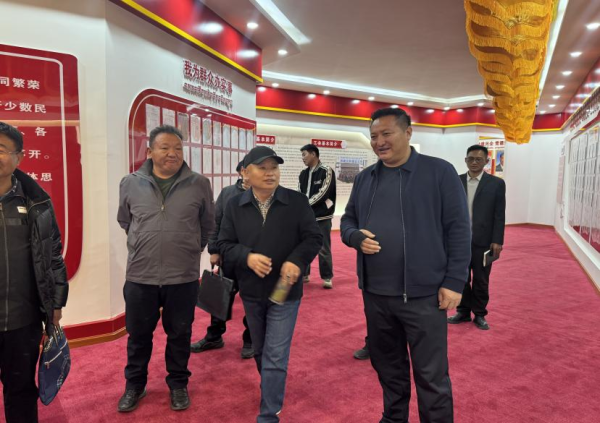 炒股最好用的手机软件 山南市副市长杨红兵赴隆子县会员企业西藏宗那建设有限公司调研指导工作